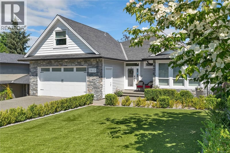 2613 Sunderland Road, Campbell River, British Columbia, V9H0C9, Campbell River, British Columbia — photo 1 of 5