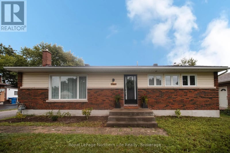 756 Eastwood Avenue, North Bay (Widdifield), Ontario, P1B7V3, North Bay (Widdifield), Ontario — photo 1 of 5