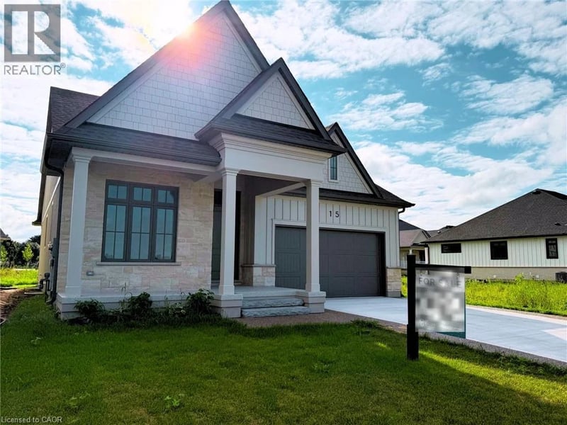 15 OAKLEY Drive, Niagara-on-the-Lake, Ontario, L0S1J0, Niagara-on-the-Lake, Ontario — photo 1 of 5