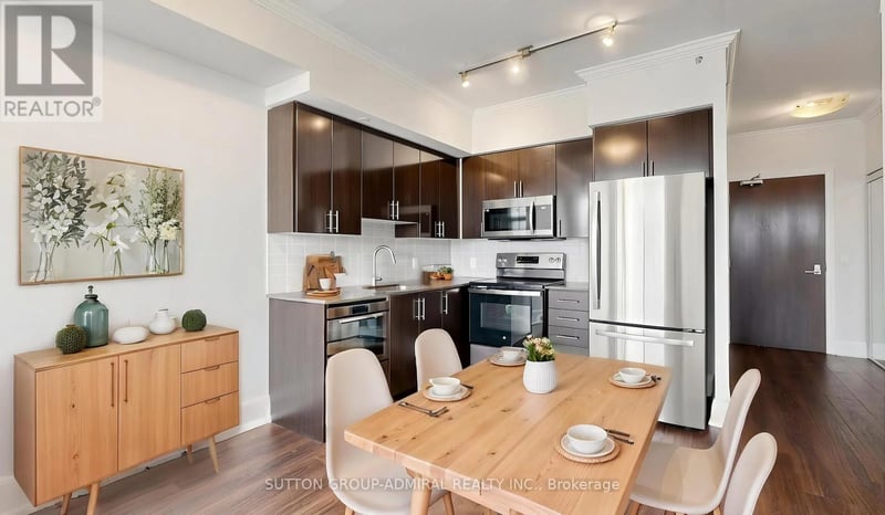 #406 85 North Park Road, Vaughan (Beverley Glen), Ontario, L4J0H9, Vaughan (Beverley Glen), Ontario — photo 1 of 5