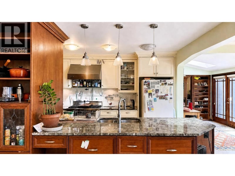 624 30TH Avenue, Vancouver, British Columbia, V5Z2J3, Vancouver, British Columbia — photo 1 of 5