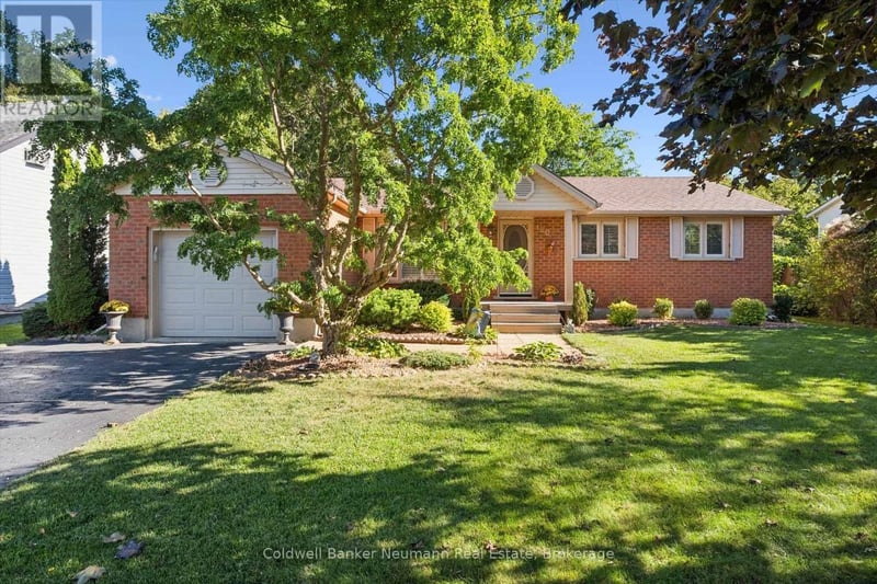 120 Landrex Boulevard, Guelph/Eramosa (Rockwood), Ontario, N0B2K0, Guelph/Eramosa (Rockwood), Ontario — photo 1 of 5