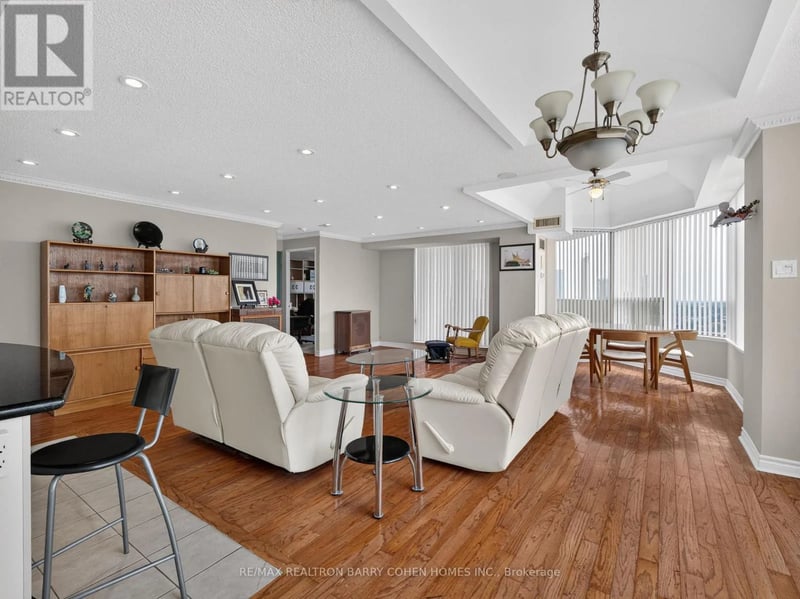#2009 700 Constellation Drive, Mississauga (Hurontario), Ontario, L5R3G8, Mississauga (Hurontario), Ontario — photo 1 of 5