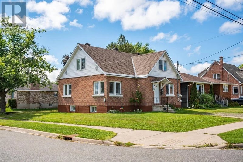 341 Devon RD, Sault Ste. Marie, Ontario, P6C1Y4, Sault Ste. Marie, Ontario — photo 1 of 5