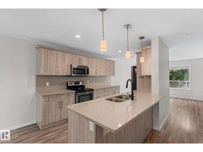 11840 122 ST NW, Edmonton, Alberta, T5L0C2, Edmonton, Alberta — photo 1 of 5