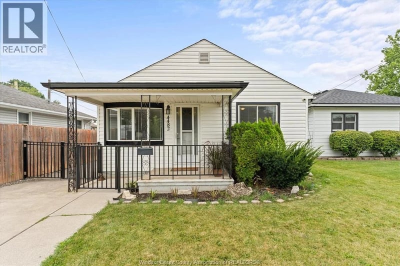 4482 Grand Marais Road East, Windsor, Ontario, N8W1X7, Windsor, Ontario — photo 1 of 5