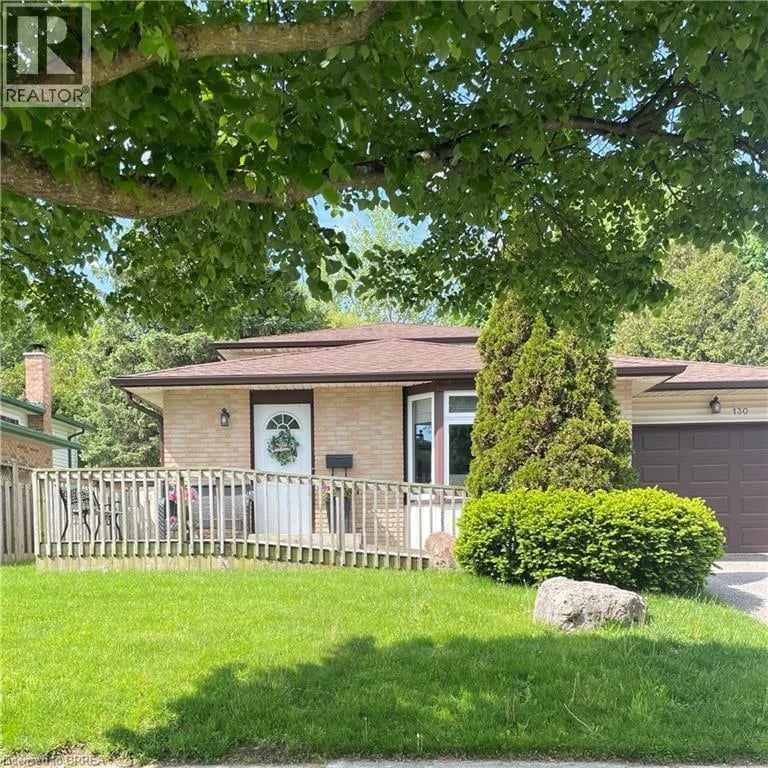 #upper 130 BRANTWOOD PARK Road, Brantford, Ontario, N3P1G3, Brantford, Ontario — photo 1 of 5