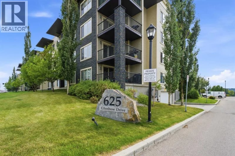 625 Glenbow Drive, Cochrane, Alberta, T4C0S7, Cochrane, Alberta — photo 1 of 5