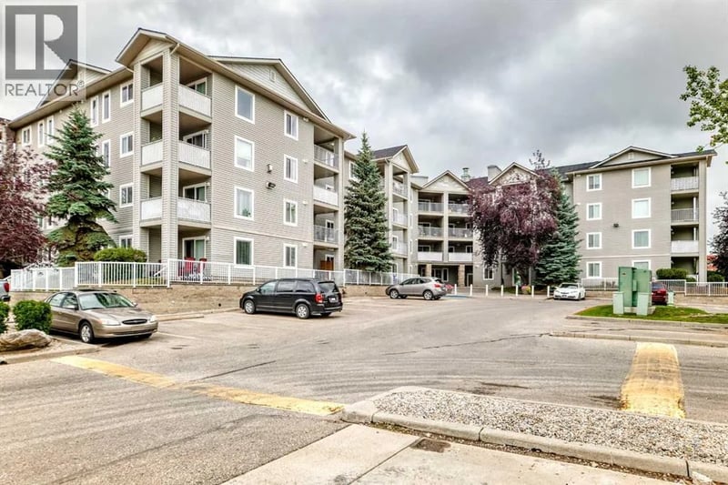 604 8 Street Southwest, Airdrie, Alberta, T4B2W8, Airdrie, Alberta — photo 1 of 5