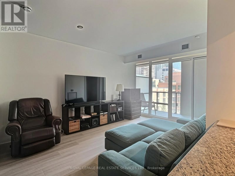 #701 1 Bedford Road, Toronto (Annex), Ontario, M5R2B5, Toronto (Annex), Ontario — photo 1 of 5