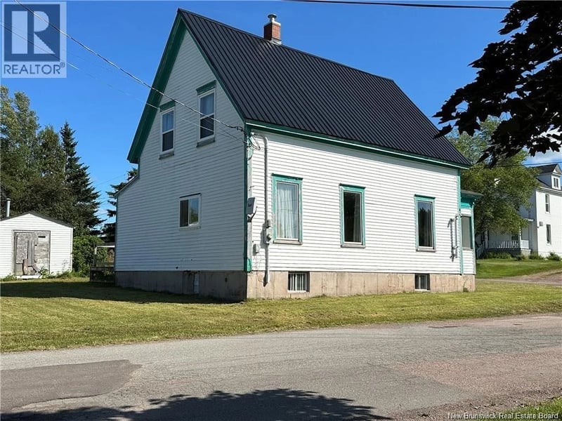16 Fort Street, Port Elgin, New Brunswick, E4M1L4, Port Elgin, New Brunswick — photo 1 of 5