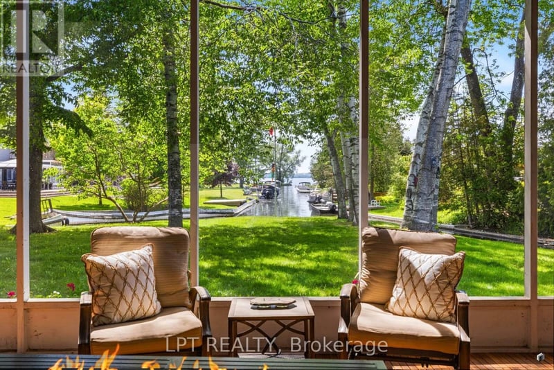 204 The Queensway South, Georgina (Keswick South), Ontario, L4P2A6, Georgina (Keswick South), Ontario — photo 1 of 5