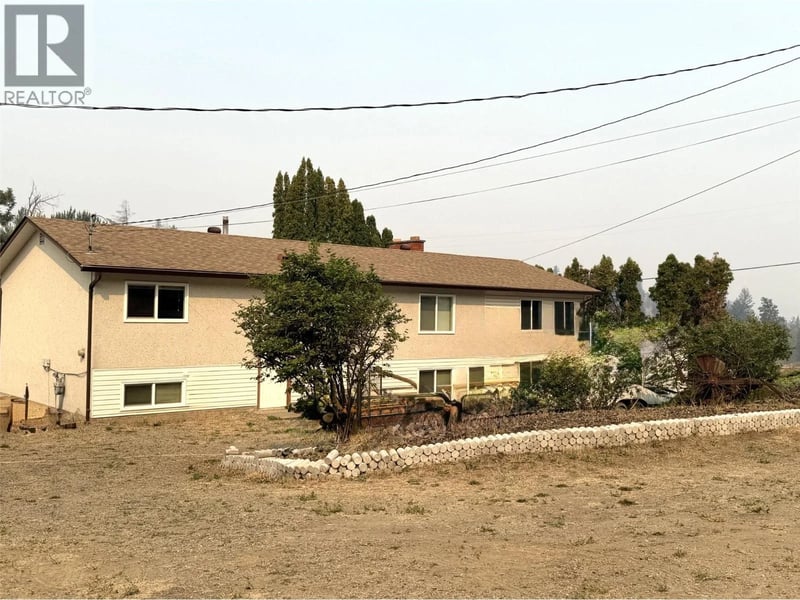 2000 Hollywood Road South, Kelowna, British Columbia, V1X4P6, Kelowna, British Columbia — photo 1 of 5
