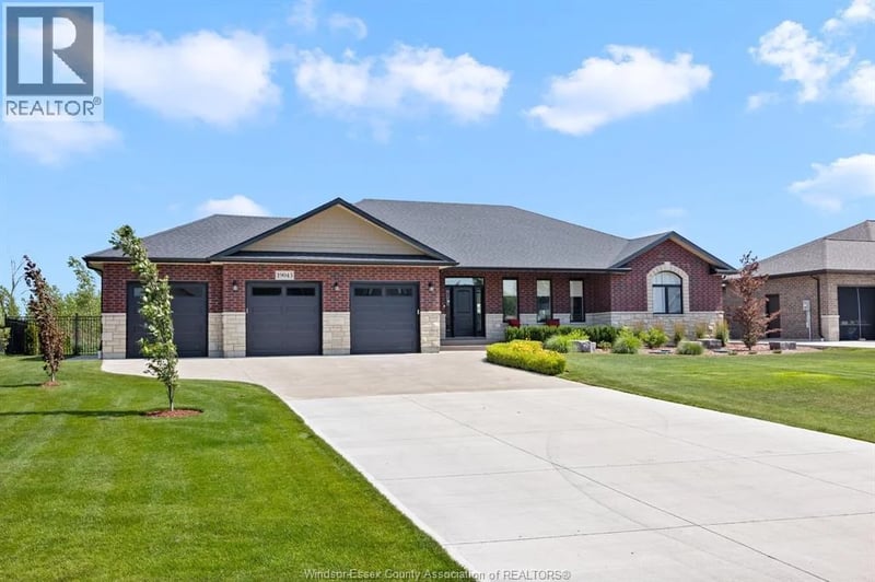 19045 HAVEN Avenue, Lakeshore, Ontario, N0P2L0, Lakeshore, Ontario — photo 1 of 5