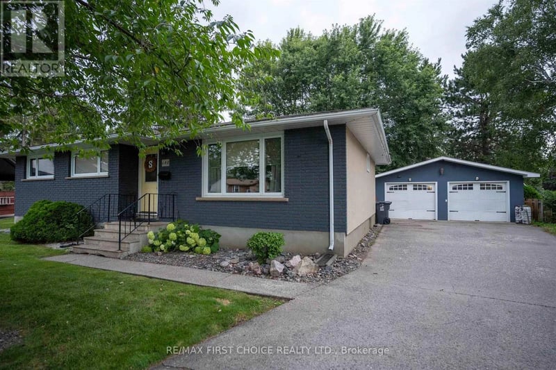 600 Ashdale Place, Thunder Bay (Edgewater Park), Ontario, P7E3M6, Thunder Bay (Edgewater Park), Ontario — photo 1 of 5