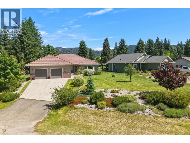 2642 Golf View Place, Blind Bay, British Columbia, V0E1H2, Blind Bay, British Columbia — photo 1 of 5