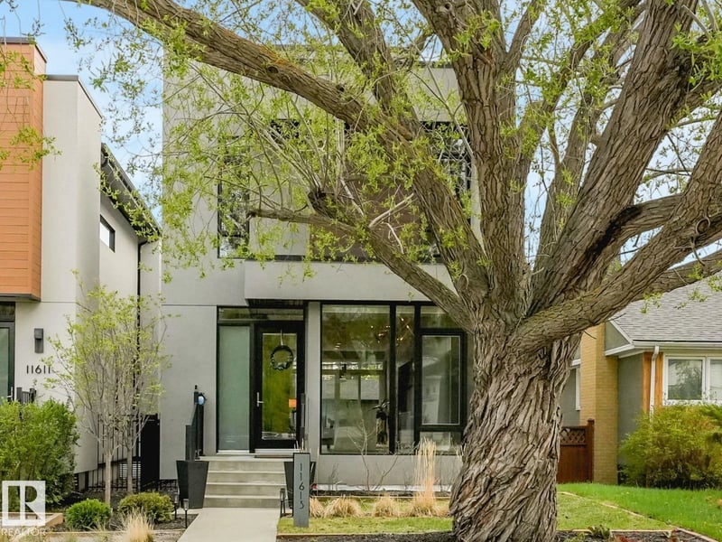 11613 72 AV NW, Edmonton, Alberta, T6G0B9, Edmonton, Alberta — photo 1 of 5