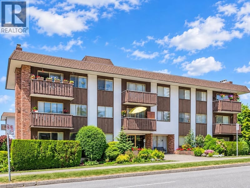 #202 1345 CHESTERFIELD Avenue, North Vancouver, British Columbia, V7M2N1, North Vancouver, British Columbia — photo 1 of 5