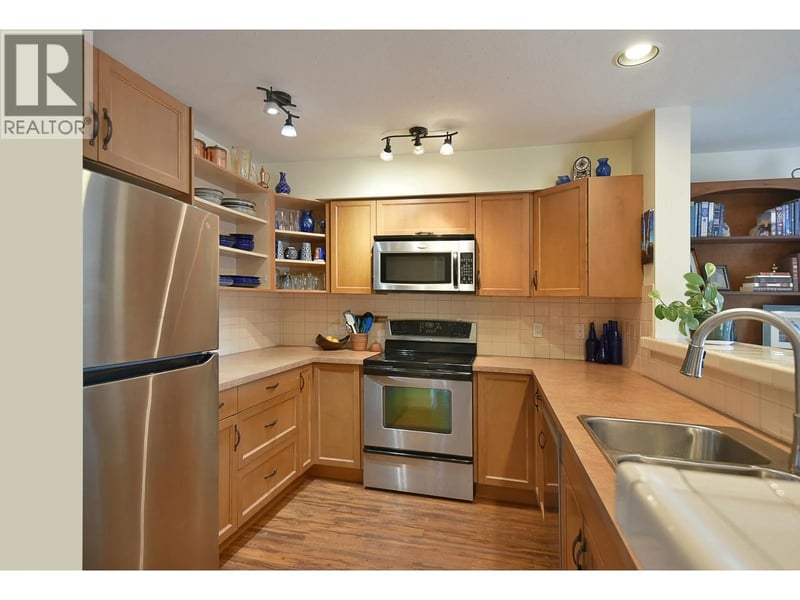 #303 5711 EBBTIDE Street, Sechelt, British Columbia, V7Z0J5, Sechelt, British Columbia — photo 1 of 5