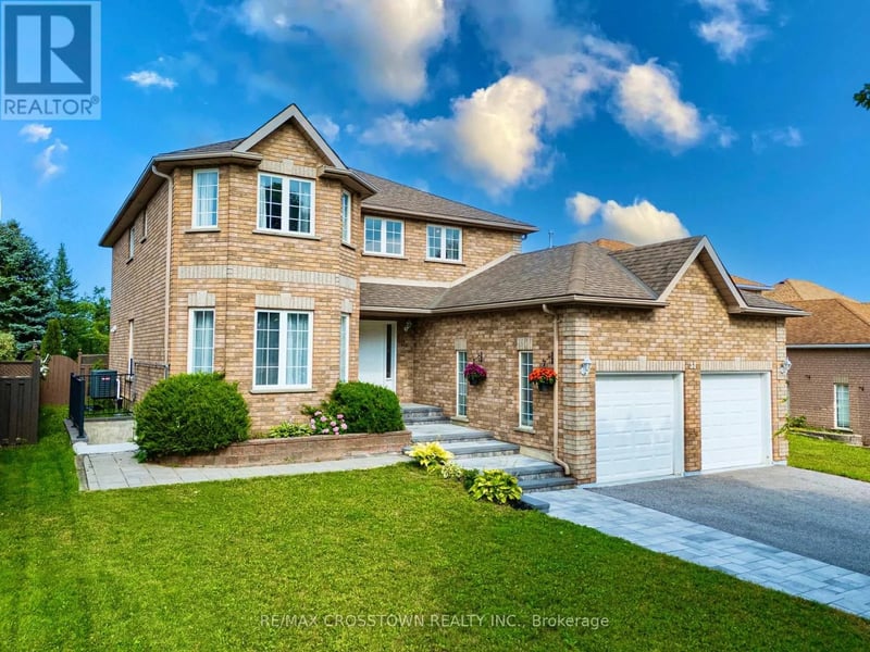31 Logan Court, Barrie (Holly), Ontario, L4N8G9, Barrie (Holly), Ontario — photo 1 of 5
