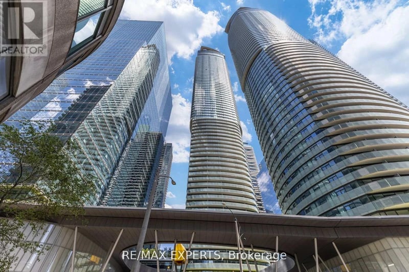 #1504 12 York Street, Toronto (Waterfront Communities), Ontario, M5J0A9, Toronto (Waterfront Communities), Ontario — photo 1 of 5
