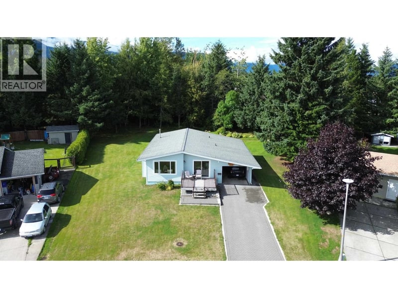 84 CARSWELL Street, Kitimat, British Columbia, V8C1B3, Kitimat, British Columbia — photo 1 of 5