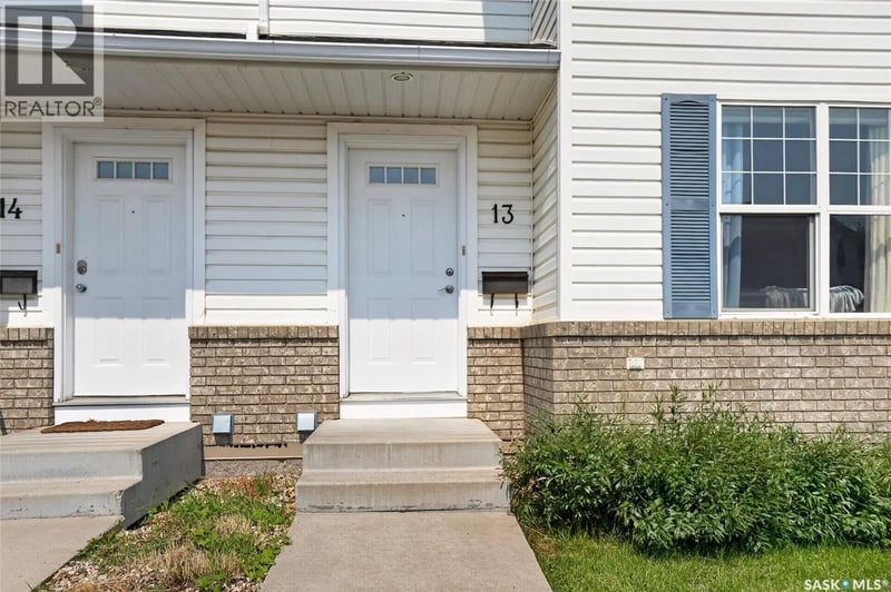 13 102 Pawlychenko LANE, Saskatoon, Saskatchewan, S7V1G9, Saskatoon, Saskatchewan — photo 1 of 5