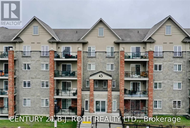 #104 43 Ferndale Drive, Barrie (Ardagh), Ontario, L4N9V5, Barrie (Ardagh), Ontario — photo 1 of 5