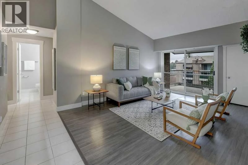 201 Braeglen Close Southwest, Calgary, Alberta, T2W2B1, Calgary, Alberta — photo 1 of 5