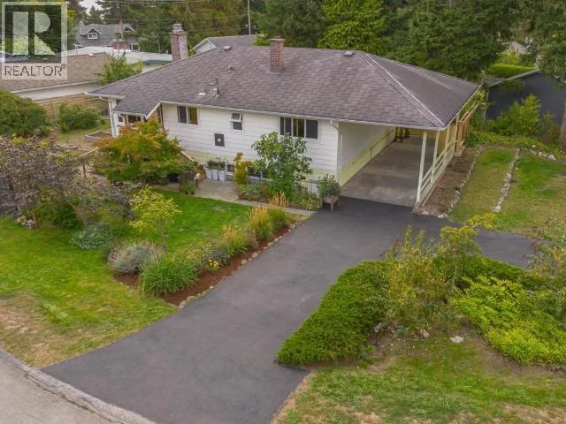 7110 TAHSIS STREET, Powell River, British Columbia, V8A1G5, Powell River, British Columbia — photo 1 of 5