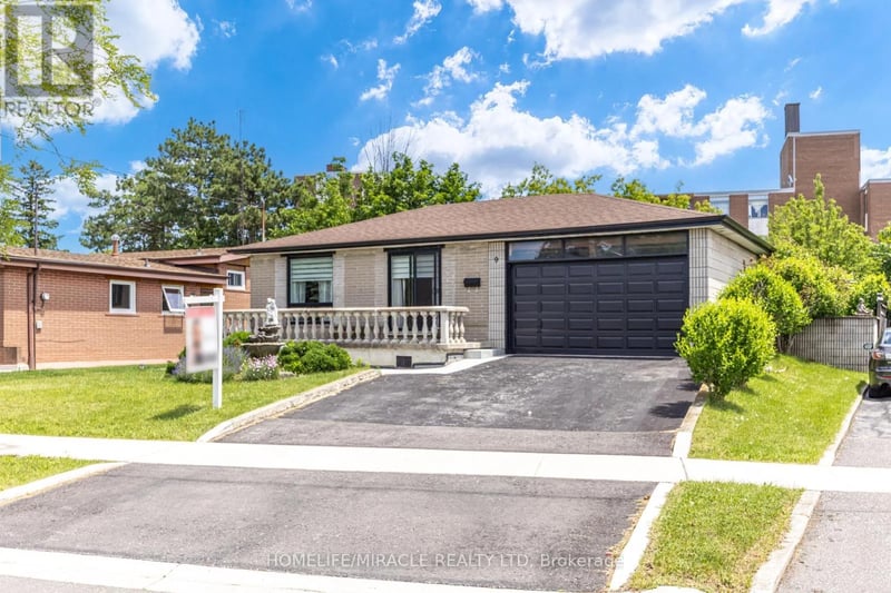 9 Wheatsheaf Crescent, Toronto (Black Creek), Ontario, M3N1P7, Toronto (Black Creek), Ontario — photo 1 of 5