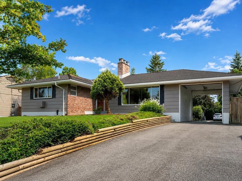 9725 JUNIPER Street, Chilliwack, British Columbia, V2P5J2, Chilliwack, British Columbia — photo 1 of 5