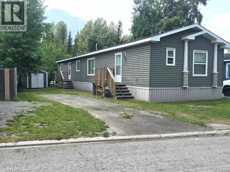 40 WILDERNESS  HEIGHTS Way, Elkford, British Columbia, V0B1H0, Elkford, British Columbia — photo 1 of 5