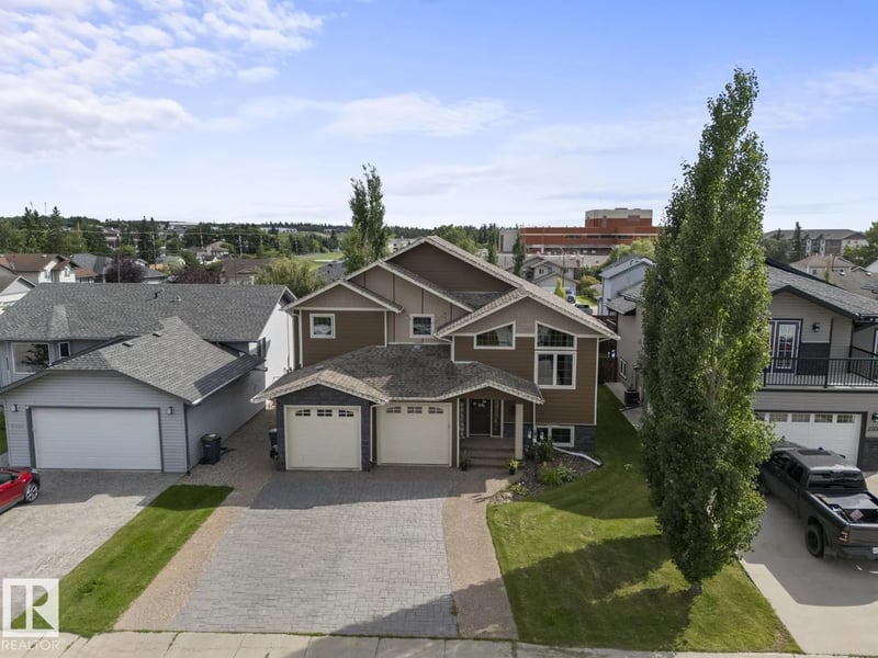 2303 2 AV, Cold Lake, Alberta, T9M0A8, Cold Lake, Alberta — photo 1 of 5