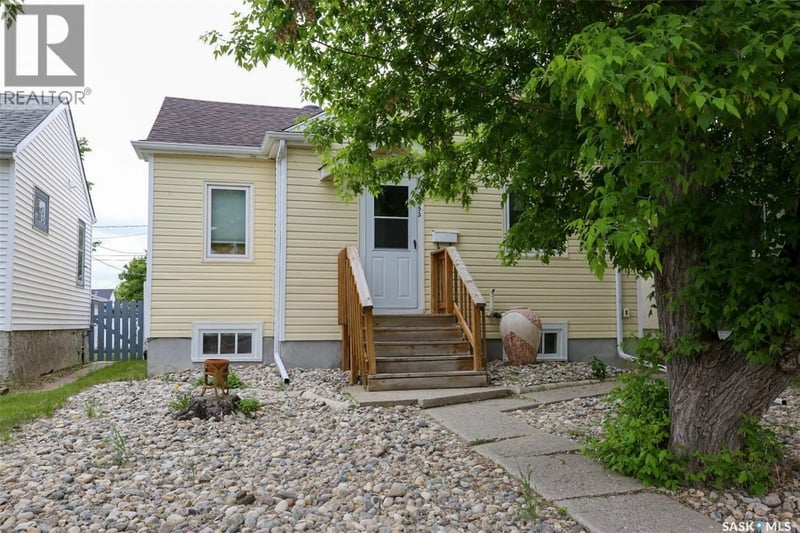 2153 Elliott STREET, Regina, Saskatchewan, S4N3H1, Regina, Saskatchewan — photo 1 of 5