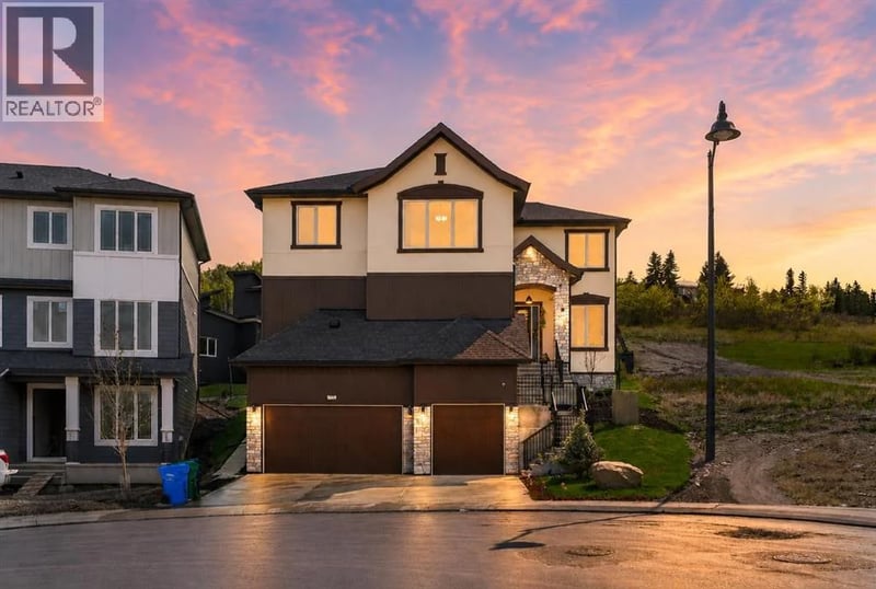 148 Crestridge Terrace Southwest, Calgary, Alberta, T3B6K5, Calgary, Alberta — photo 1 of 5
