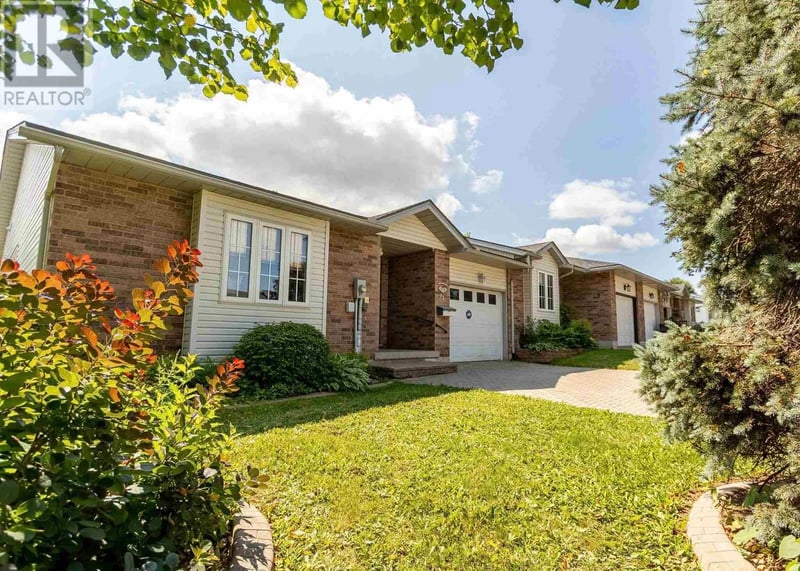 27 Village CT, Sault Ste. Marie, Ontario, P6B6J8, Sault Ste. Marie, Ontario — photo 1 of 5