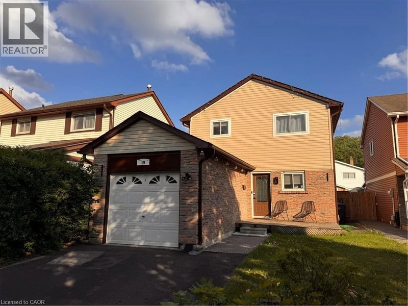 19 DALZELL Avenue, Brampton, Ontario, L6Z1H1, Brampton, Ontario — photo 1 of 5
