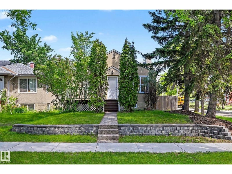 11603 71 ST NW, Edmonton, Alberta, T5B1W3, Edmonton, Alberta — photo 1 of 5