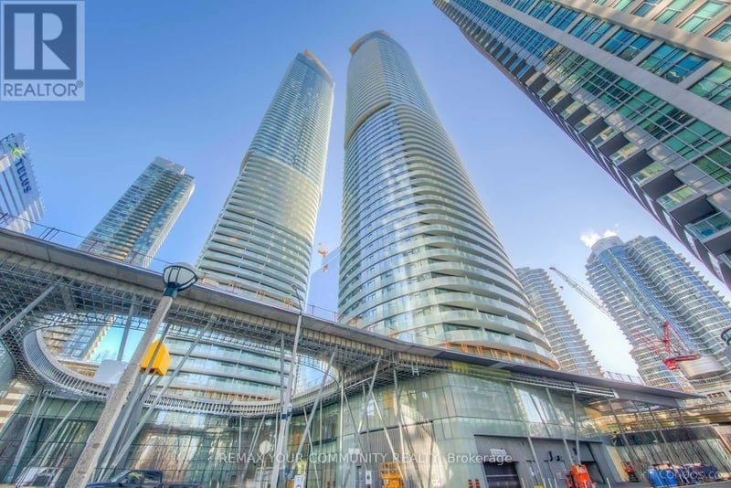 #1709 14 York Street, Toronto (Waterfront Communities), Ontario, M5J0B1, Toronto (Waterfront Communities), Ontario — photo 1 of 5