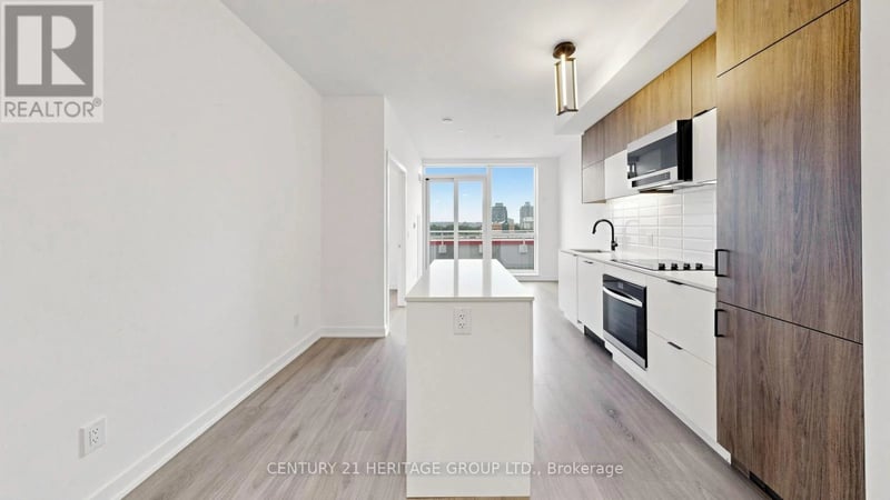 #718 8888 Yonge Street, Richmond Hill (South Richvale), Ontario, L4C5V6, Richmond Hill (South Richvale), Ontario — photo 1 of 5