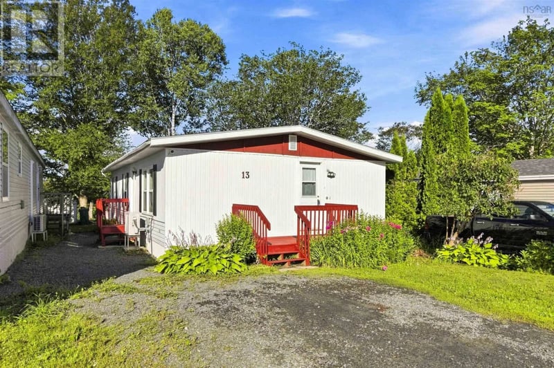 13 Sneezy Avenue, Lake Echo, Nova Scotia, B3E1C4, Lake Echo, Nova Scotia — photo 1 of 5