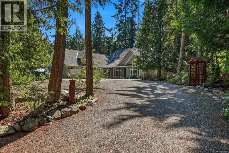 382 Dorset Road, Qualicum Beach, British Columbia, V9K1H5, Qualicum Beach, British Columbia — photo 1 of 5