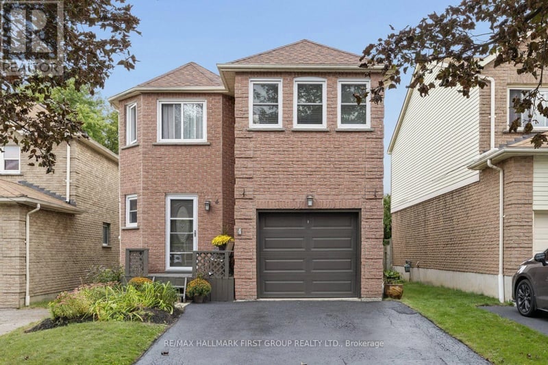 4 Lowder Place, Whitby (Blue Grass Meadows), Ontario, L1N8C1, Whitby (Blue Grass Meadows), Ontario — photo 1 of 5