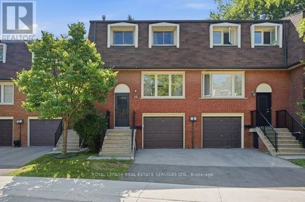 29 Silver Shadow Path, Toronto (Markland Wood), Ontario, M9C4Y2, Toronto (Markland Wood), Ontario — photo 1 of 5