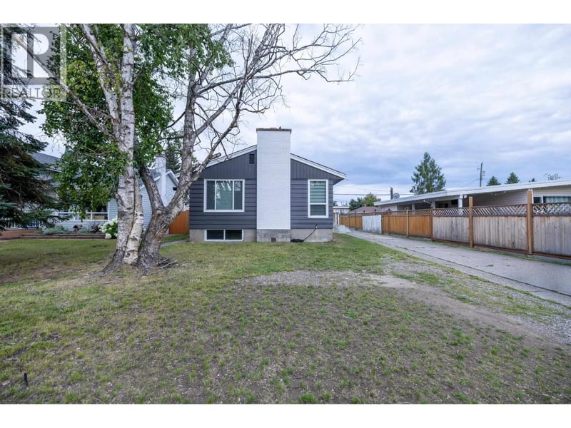 242 LYON Street, Prince George, British Columbia, V2M3K8, Prince George, British Columbia — photo 1 of 5