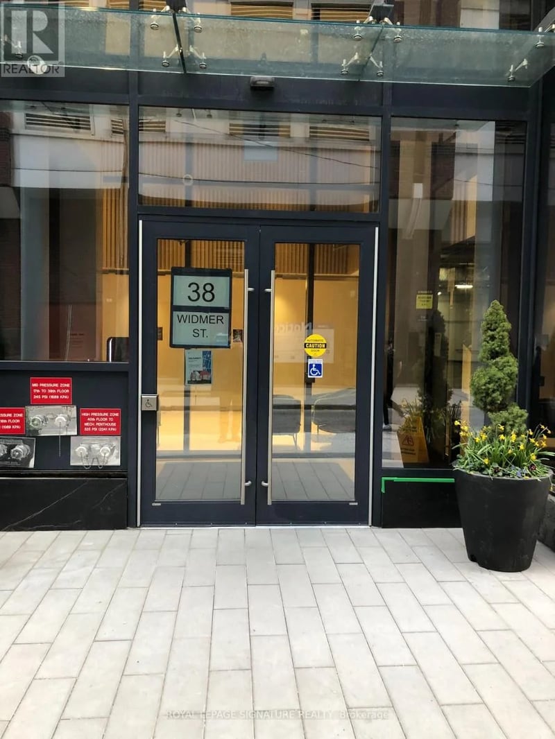#4701 38 Widmer Street, Toronto (Waterfront Communities), Ontario, M5V0P7, Toronto (Waterfront Communities), Ontario — photo 1 of 5
