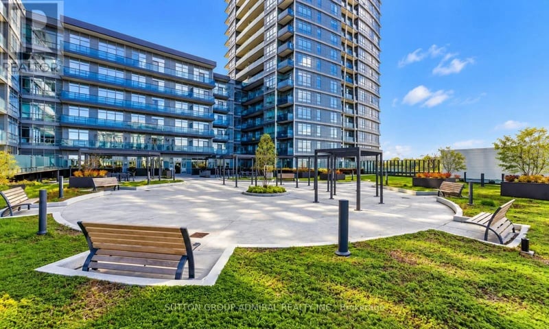 #2510 50 Upper Mall Way, Vaughan (Brownridge), Ontario, L4J0L8, Vaughan (Brownridge), Ontario — photo 1 of 5