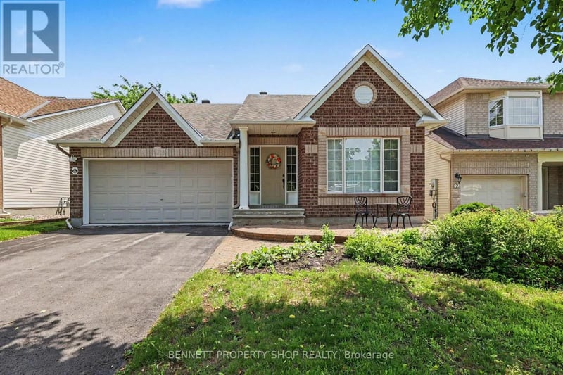 4 Burnstead Crescent, Ottawa, Ontario, K2M2T4, Ottawa, Ontario — photo 1 of 5