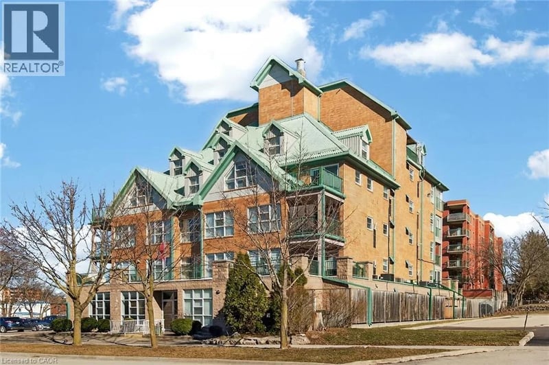 #303 19 LAKE Avenue South, Stoney Creek, Ontario, L8G2V1, Stoney Creek, Ontario — photo 1 of 5